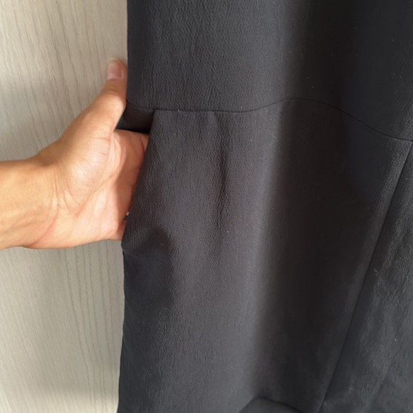 Wilfred Black V Neck Sleeveless Shift Dress With Side Pockets - Picture 4 of 9